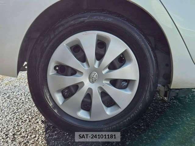 Toyota AQUA 2013-10 8827822-12