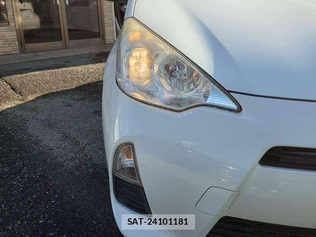 Toyota AQUA 2013-10 8827822-15