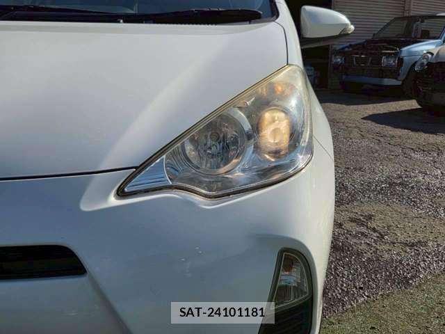 Toyota AQUA 2013-10 8827822-16