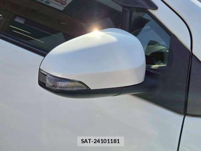 Toyota AQUA 2013-10 8827822-19