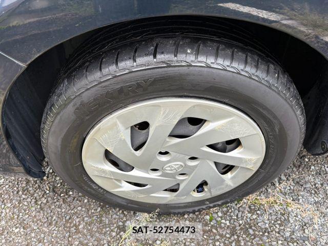 Toyota AQUA 2017-06 8827797-9