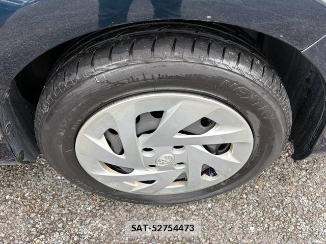 Toyota AQUA 2017-06 8827797-12