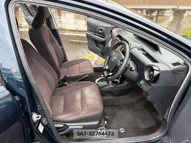 Toyota AQUA 2017-06 8827797-13