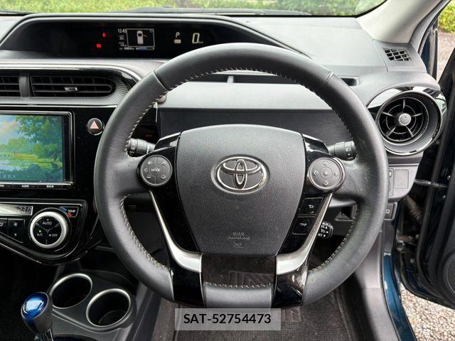Toyota AQUA 2017-06 8827797-14