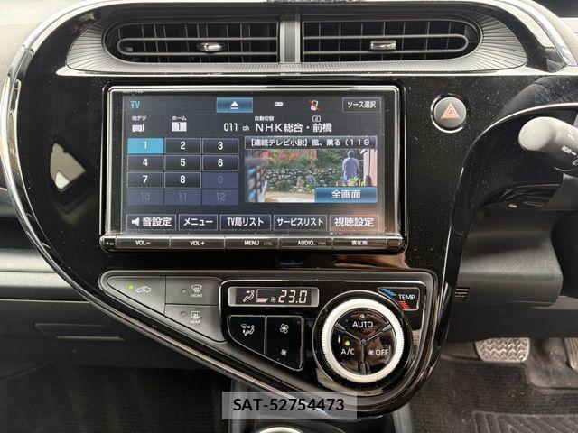 Toyota AQUA 2017-06 8827797-17
