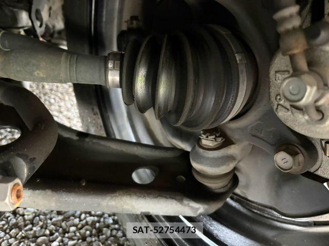 Toyota AQUA 2017-06 8827797-28