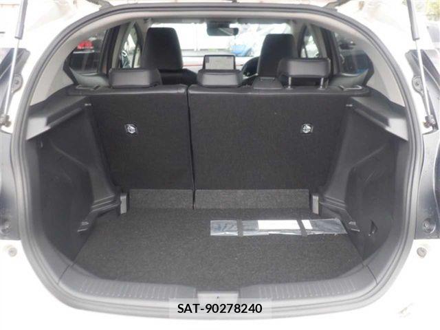 Toyota AQUA 2023-09 8827776-7