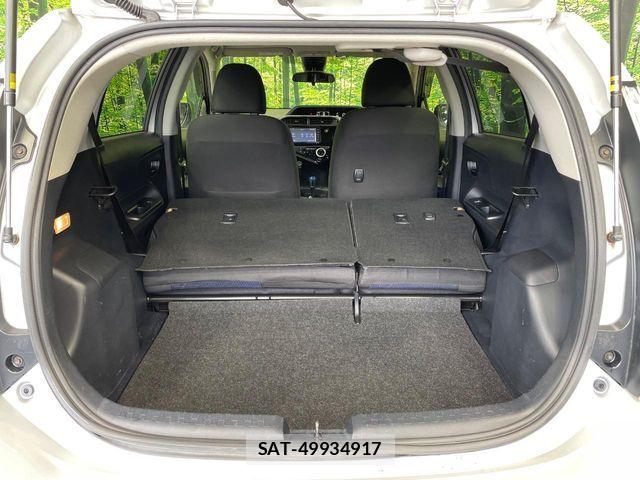 Toyota AQUA 2017-09 8848204-9