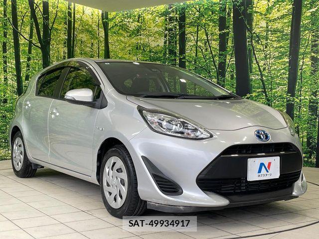 Toyota AQUA 2017-09 8848204-15