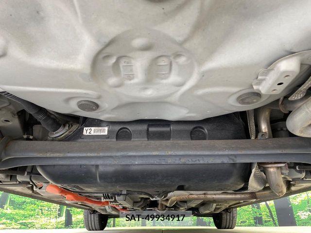 Toyota AQUA 2017-09 8848204-18