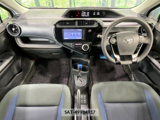 Toyota AQUA 2017-09 8848204-1