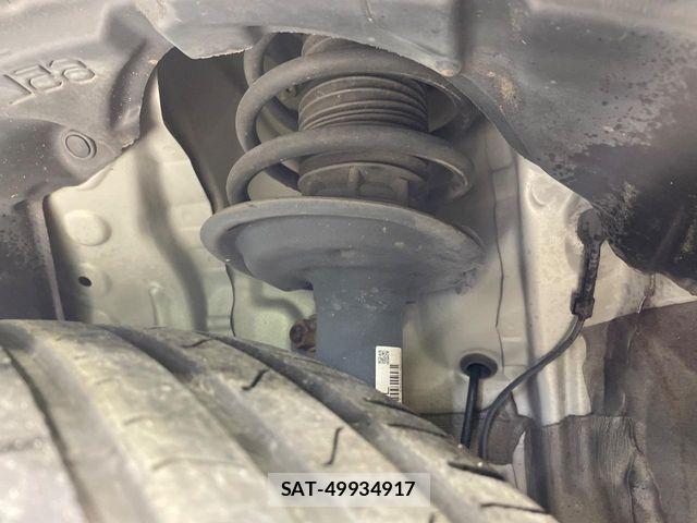 Toyota AQUA 2017-09 8848204-19
