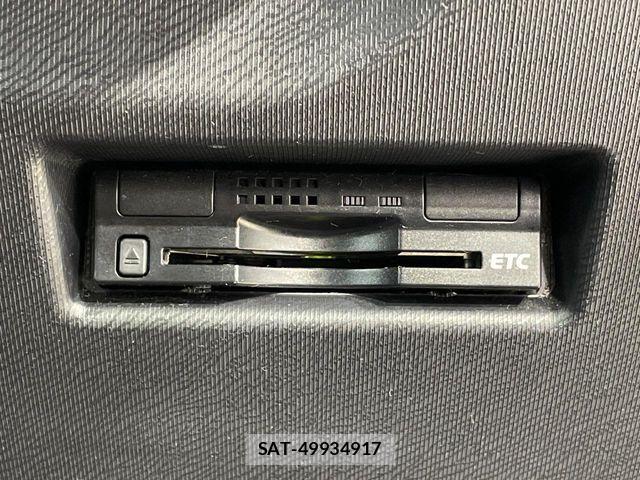Toyota AQUA 2017-09 8848204-5