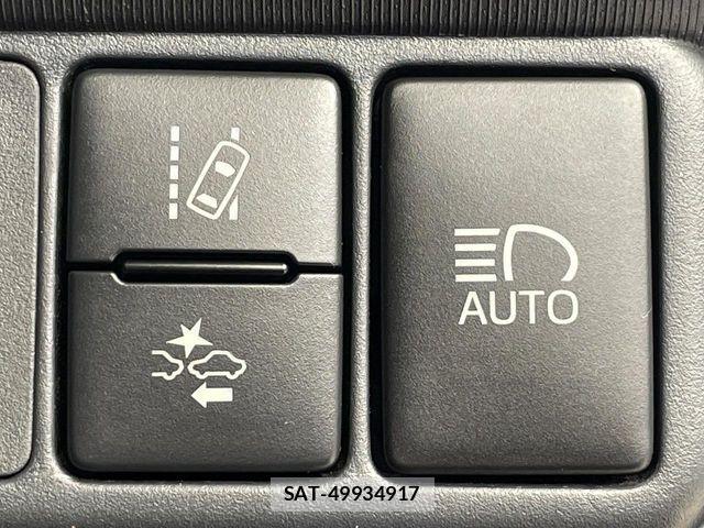 Toyota AQUA 2017-09 8848204-6
