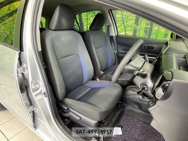 Toyota AQUA 2017-09 8848204-7