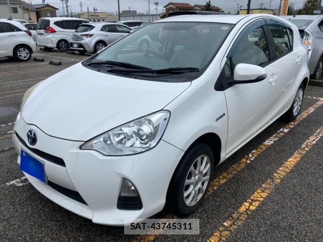 Toyota AQUA 2014-01 8848236-0