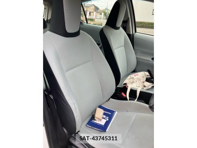 Toyota AQUA 2014-01 8848236-16