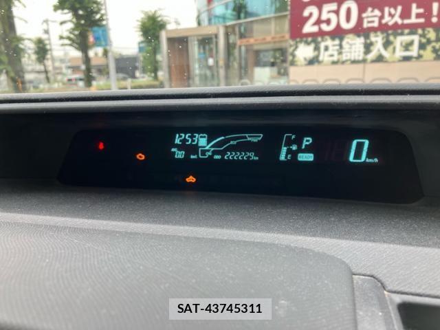 Toyota AQUA 2014-01 8848236-22