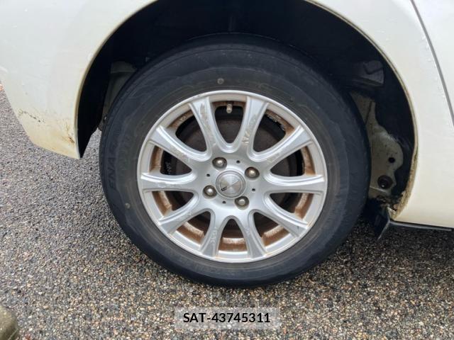 Toyota AQUA 2014-01 8848236-4