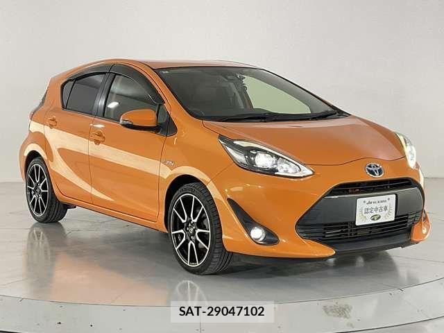 Toyota AQUA 2017-09 8848212-7