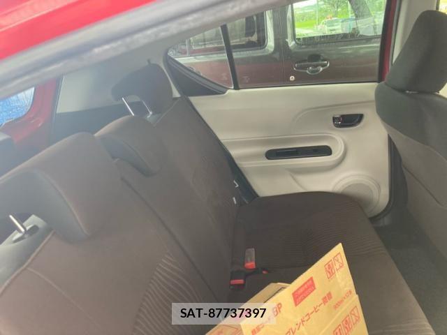 Toyota AQUA 2012-07 8848234-11