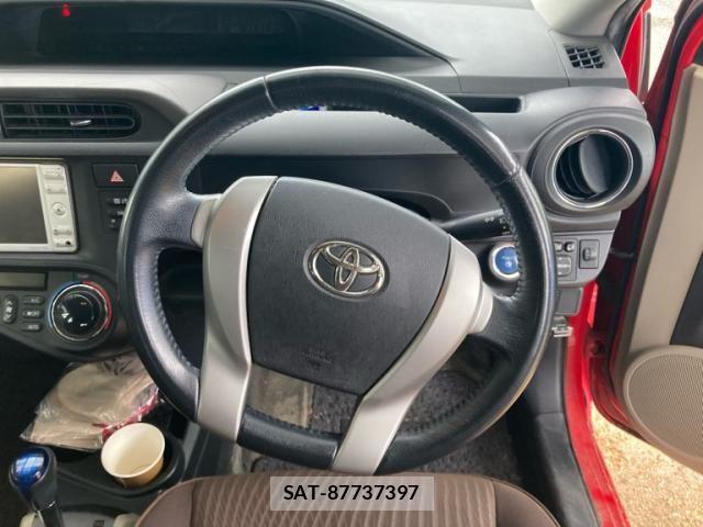 Toyota AQUA 2012-07 8848234-14