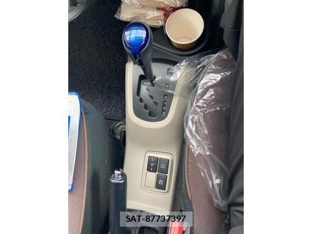 Toyota AQUA 2012-07 8848234-18