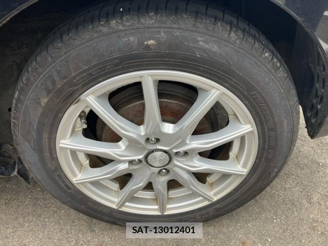 Toyota AQUA 2015-10 8848219-11