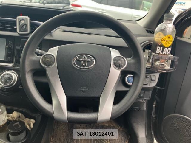 Toyota AQUA 2015-10 8848219-17