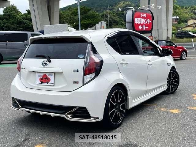 Toyota AQUA 2014-05 8848206-2