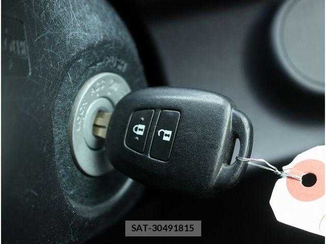 Toyota AQUA 2013-03 8848233-17