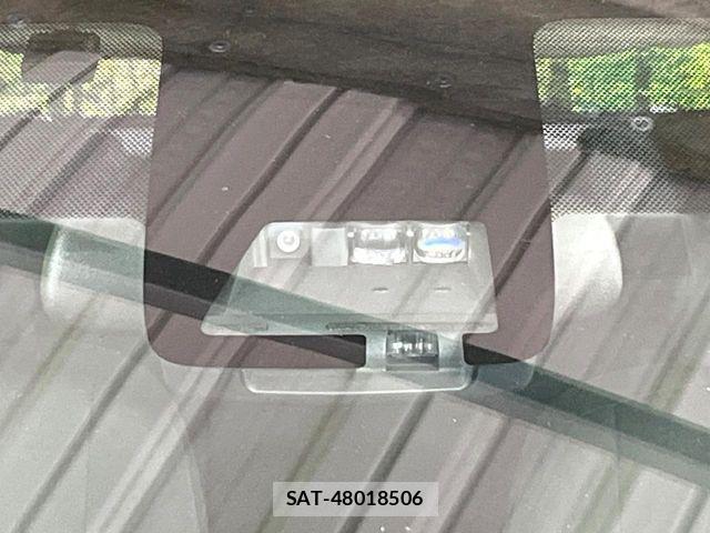 Toyota AQUA 2018-09 8848202-1