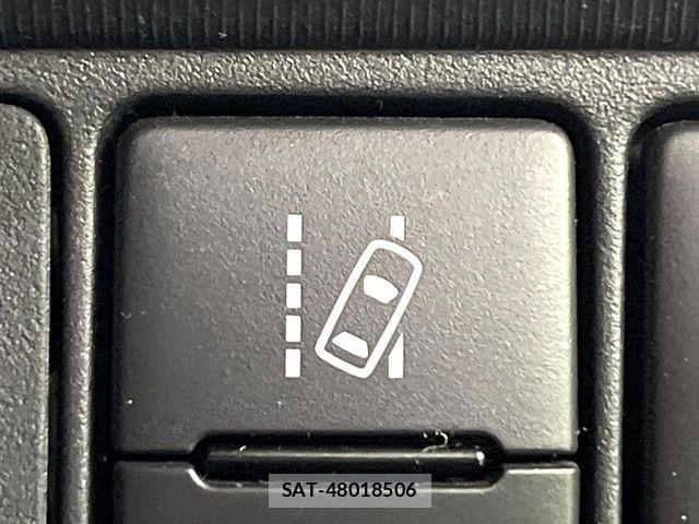 Toyota AQUA 2018-09 8848202-5