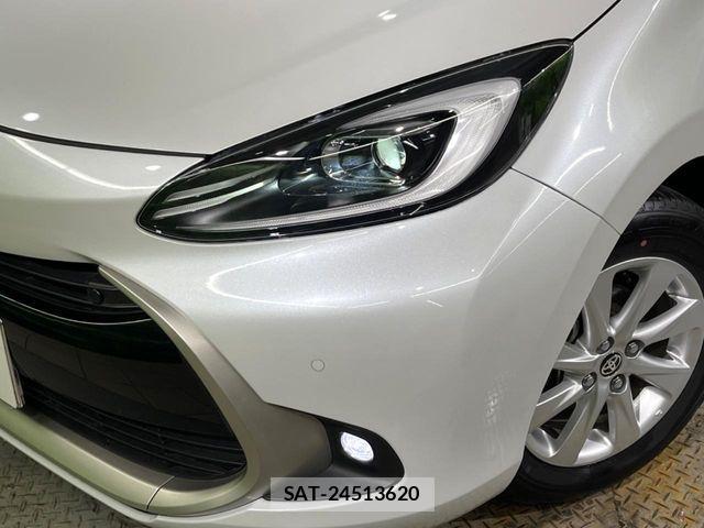 Toyota AQUA 2023-04 8848192-11