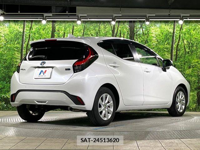 Toyota AQUA 2023-04 8848192-16