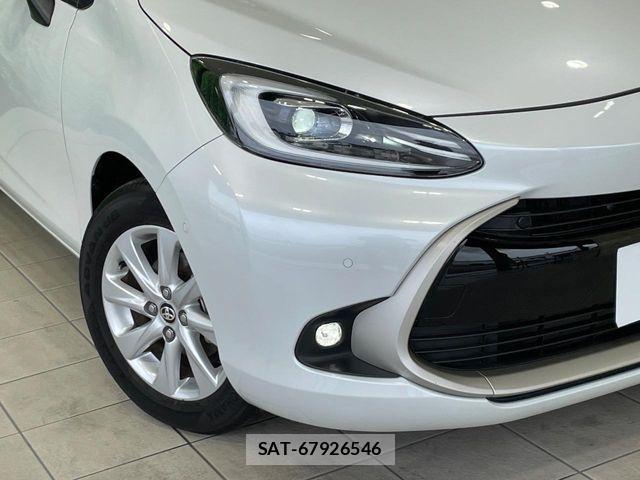 Toyota AQUA 2022-01 8848201-11