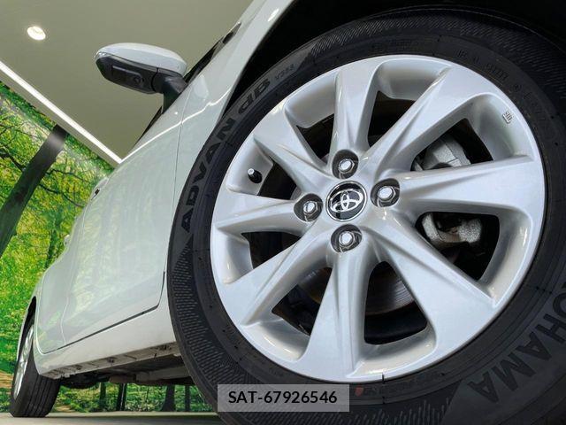 Toyota AQUA 2022-01 8848201-12