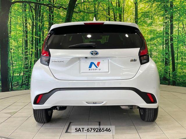 Toyota AQUA 2022-01 8848201-14