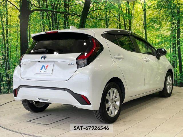 Toyota AQUA 2022-01 8848201-16