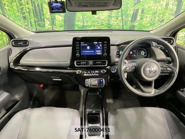 Toyota AQUA 2021-11 8848196-1