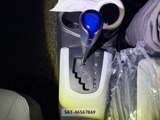 Toyota AQUA 2013-09 8848242-16