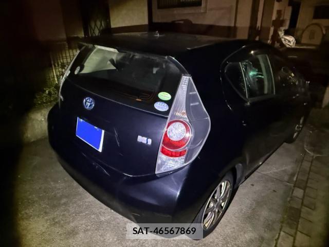 Toyota AQUA 2013-09 8848242-3