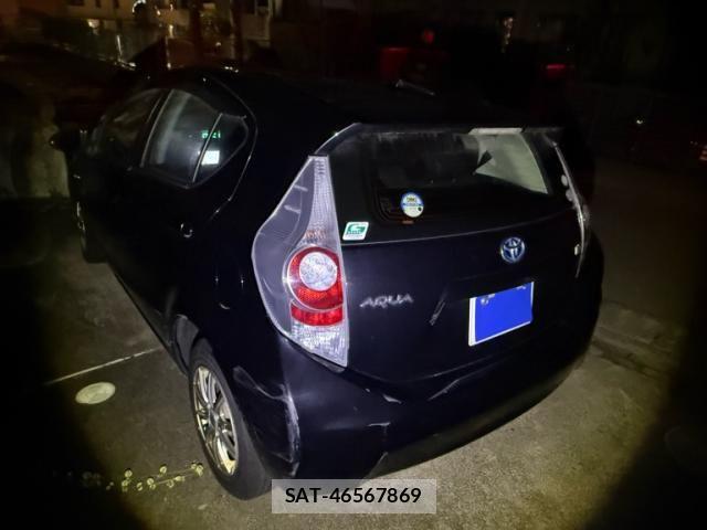 Toyota AQUA 2013-09 8848242-4