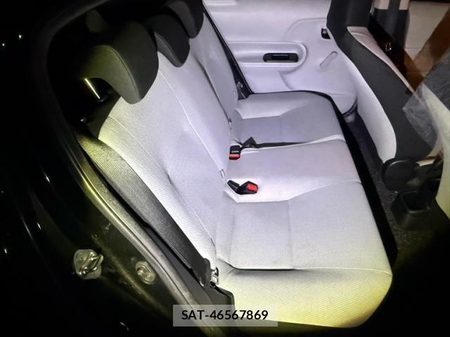 Toyota AQUA 2013-09 8848242-7