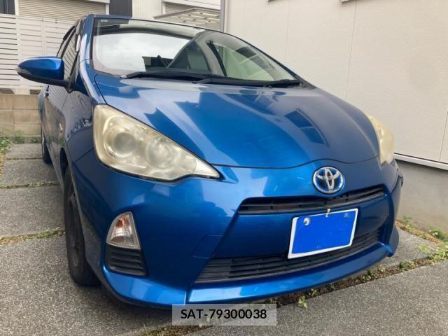 Toyota AQUA 2013-09 8848238-0