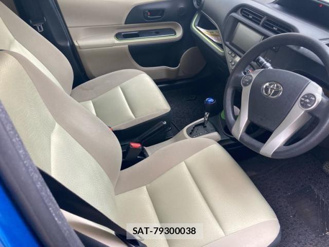 Toyota AQUA 2013-09 8848238-11