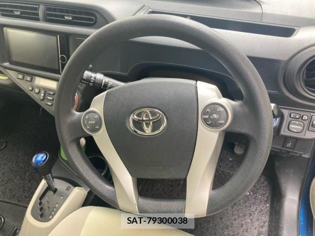 Toyota AQUA 2013-09 8848238-12