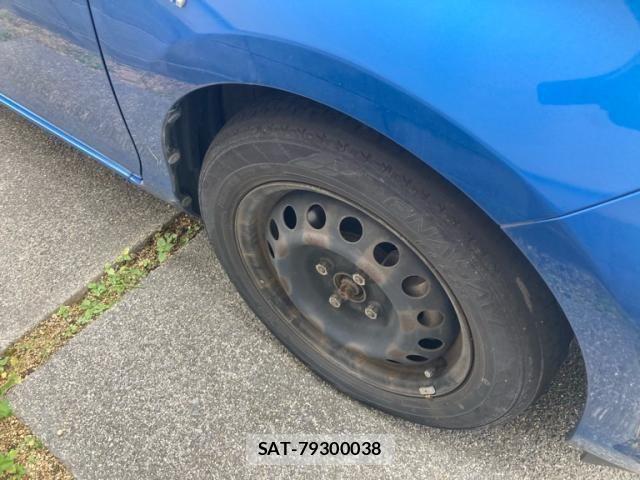 Toyota AQUA 2013-09 8848238-15