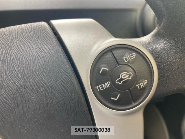 Toyota AQUA 2013-09 8848238-23