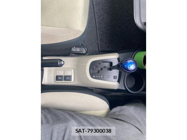 Toyota AQUA 2013-09 8848238-24